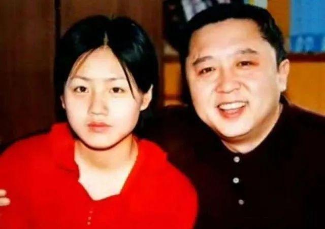 半停业德云社：岳云鹏郭麒麟综艺轮轴转，于谦也带老婆出来挣钱