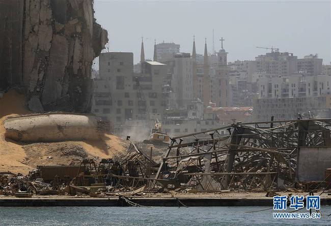 这是8月8日拍摄的被炸毁的黎巴嫩贝鲁特港口区。