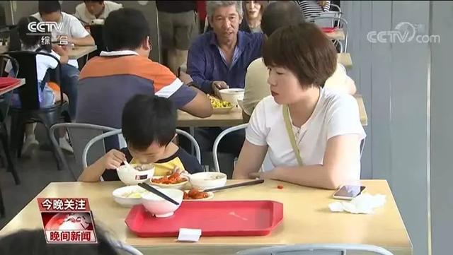 央视批有的大胃王吃播浪费严重：珍惜粮食，拒绝浪费！