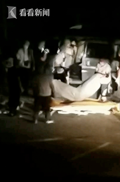 【警方通报】江苏盐城一面包车内发现女尸 警方悬赏抓捕嫌疑人
