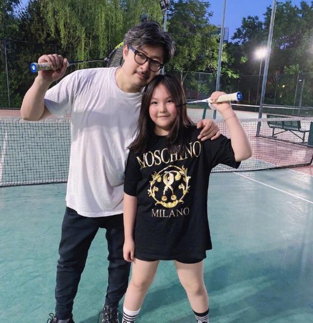 现实版顾佳许幻山?王岳伦再曝与美女搂腰亲密照 夫妻店解体,婚姻名存实亡