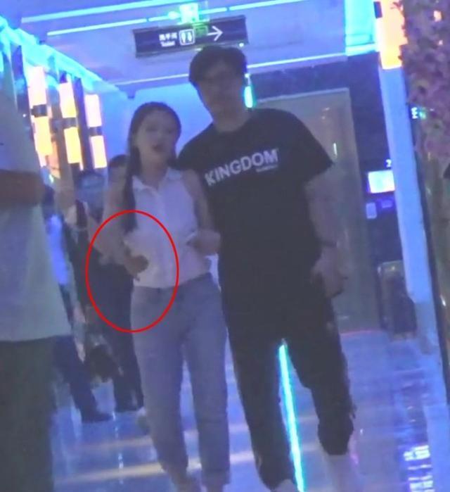 内涵了！王岳伦表白李湘王诗龄再曝与美女搂腰亲密照 李湘发了条晒狗博文