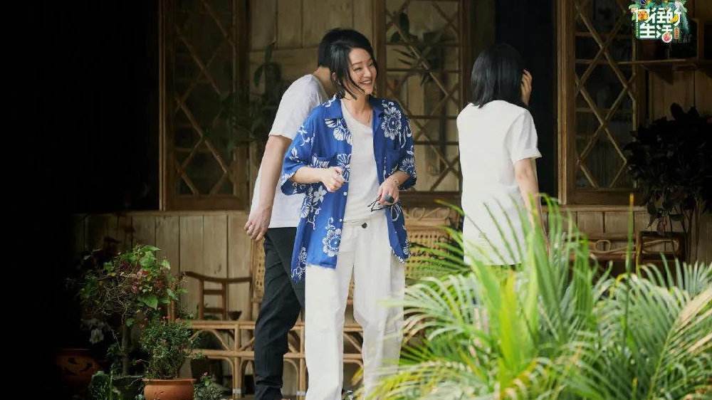 周迅连上4档综艺,清冷女神“走下云端”了?