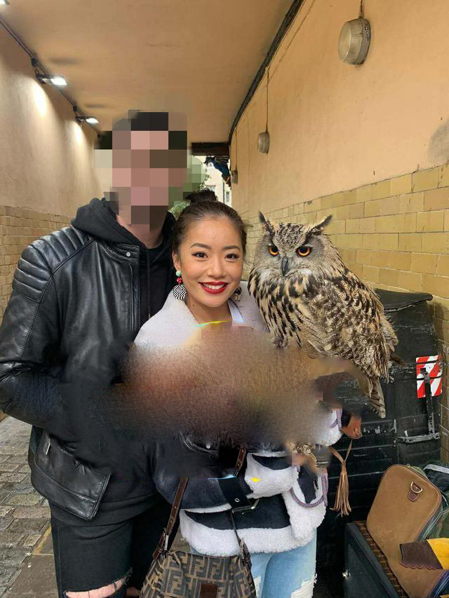 坐等官宣！王菊新恋情疑曝光，晒与外籍男子合影后秒删