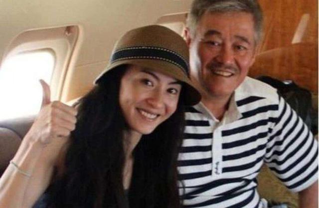 停机费一晚2万!赵本山女儿吐槽自家私人飞机,女儿自曝还想买劳斯莱斯