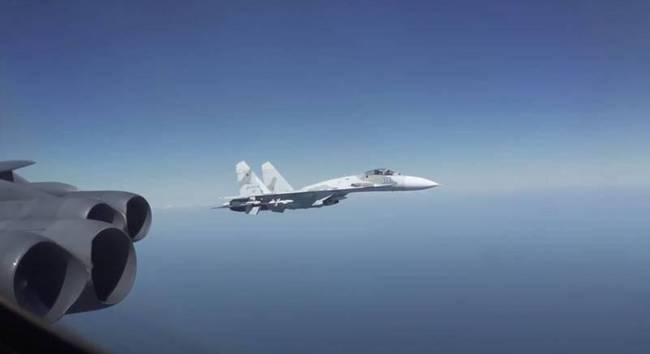 美媒：俄军战斗机为追击美军轰炸机“入侵”丹麦领空