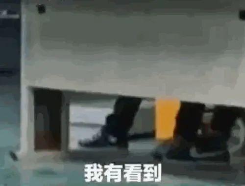 公司粗暴发工作证后大批员工离职什么情况?具体是怎么回事?