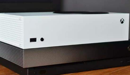 Xbox Series S机模曝光:体积较小,价格便宜