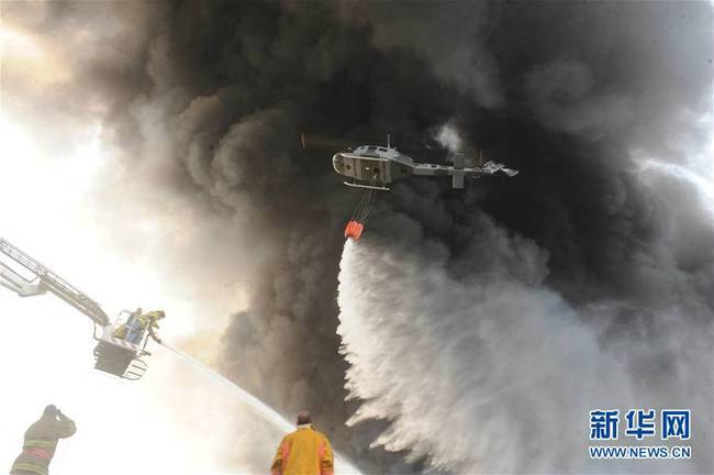 9月10日，军方直升机在黎巴嫩首都贝鲁特港口区灭火。