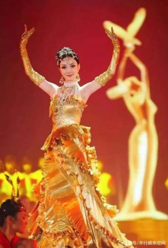 【争议】宋茜当选第13届金鹰女神 女神战袍曝光却遭网友群嘲