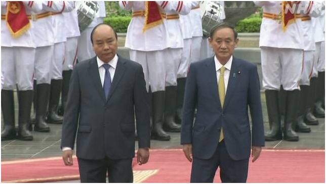 越南总理阮春福和日本首相菅义伟（右） 图源：NHK