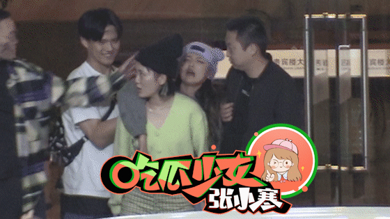 【吃瓜】被黑衣大哥背上车！杨超越醉酒后大喊“爸爸妈妈”