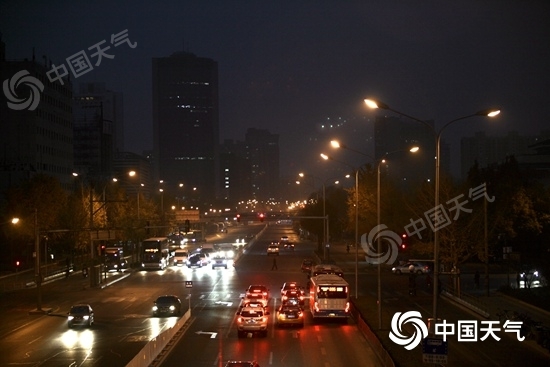 冷空气来了！北京今后三天阴雨不断 18日最低温降至3℃