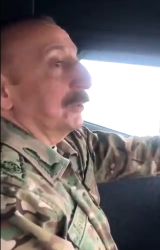 阿塞拜疆总统亲自驾车