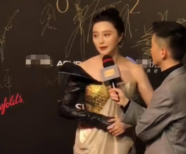 网友脑补精彩内心大戏 姚晨与范冰冰同框颜值遭碾压