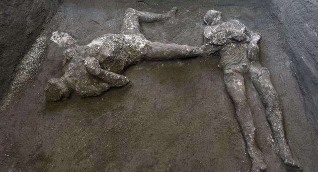 2000年前死于火山喷发遗骸在庞贝古城被发现