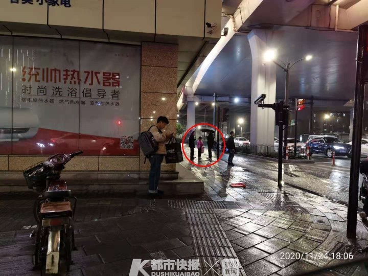 冷雨夜，杭州六岁女童路边独自哭泣，幸亏遇见了他们