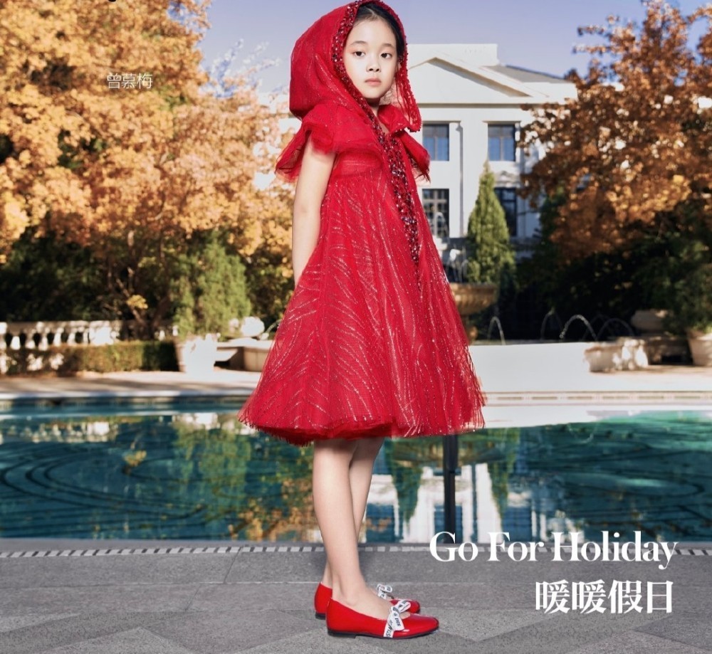 首次登上杂志封面便穿品牌高定！梅婷女儿登封面遗传妈妈美貌