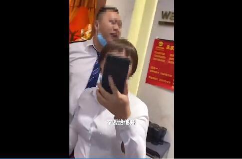 店大欺客！上海男子理发索要发票遭店员辱骂