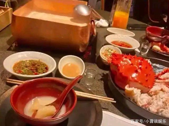 酒托遇上假富二代！网友初次约会点2万多火锅吓跑男生