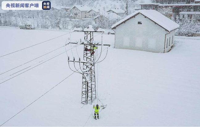 奥地利多州连续降雪 造成上万户家庭停电