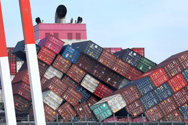 日本集装箱船发生集装箱坍塌事故 部分危险货物丢失