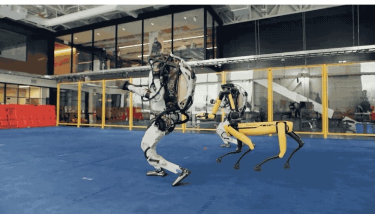 太不可思议了！波士顿动力机器人组团跳舞