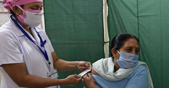 印度启动全国性新冠疫苗接种演习。（图源：法新社）