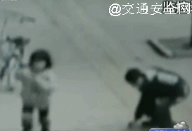 悲剧！宁夏一10岁男孩往窨井扔鞭炮，被炸飞5米身亡