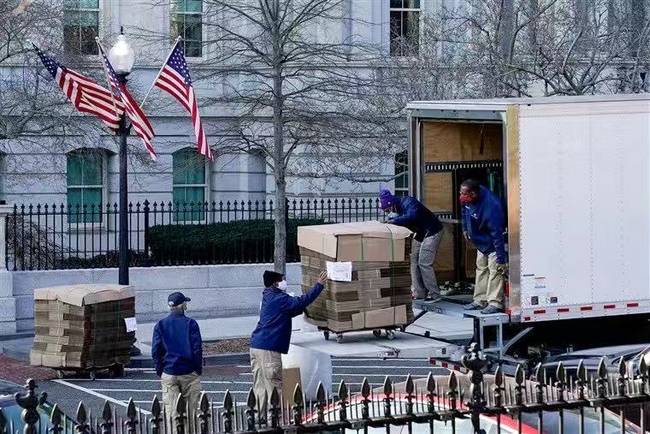 大批空箱子运抵白宫（图源：路透社）