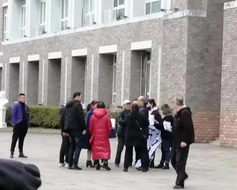 宁波一老师与初中生发生关系被逮捕，学校发声明：老师已被拘留