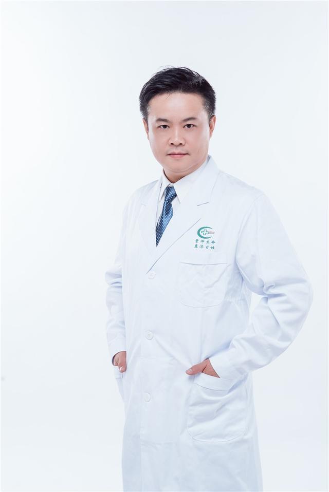 医生在电梯内20秒挽救卡喉窒息的3岁女童！这种急救法每个人都应该学会