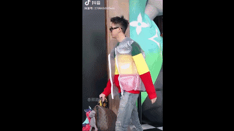 贫穷限制了我的想象!LV推出充气夹克售价31000元 