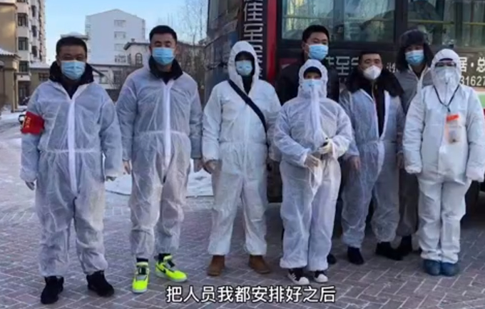 辛苦了！网格员哭到一半工作一来秒变坚强