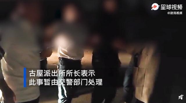 拒绝和解！惠州一代驾小哥车祸后遭人殴打，当头撒尿