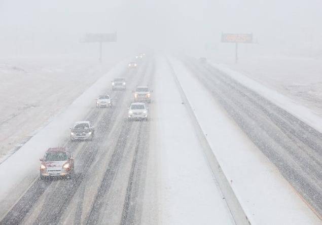 历史性冬季风暴袭击美国得州 恶劣天气导致连环车祸