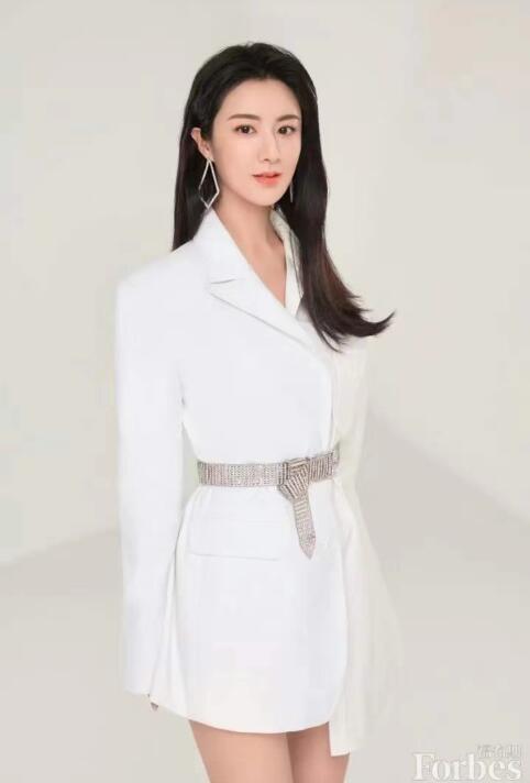 薇娅登福布斯中国商界潜力女性榜，第一场直播隔屏‘尬聊’ 中度过