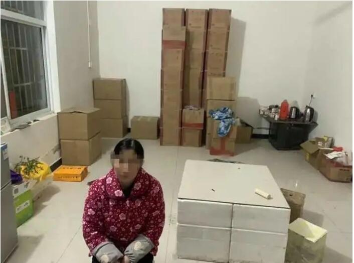 警察丈夫的照片刷爆朋友圈，妻子发出“灵魂拷问”