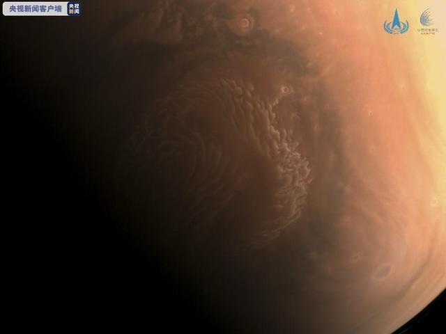 天问一号拍摄到高清火星影像图 山脊、沙丘等地貌清晰可见