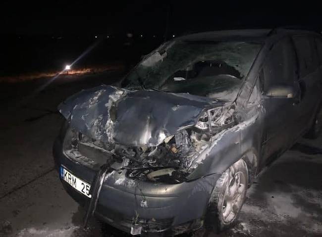 乌克兰军官醉酒驾驶汽车开上跑道，撞毁一架战斗机