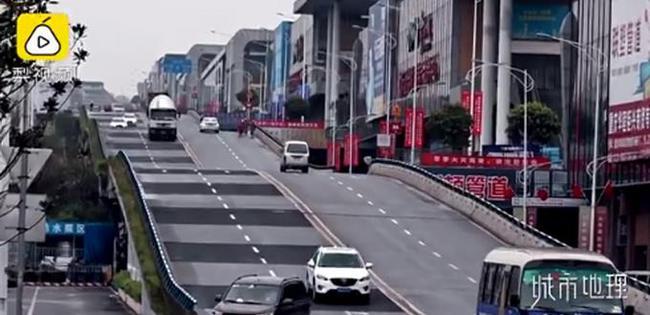 重庆现大波浪公路 开车如坐过山车 这座8D城市，真是太神奇了！