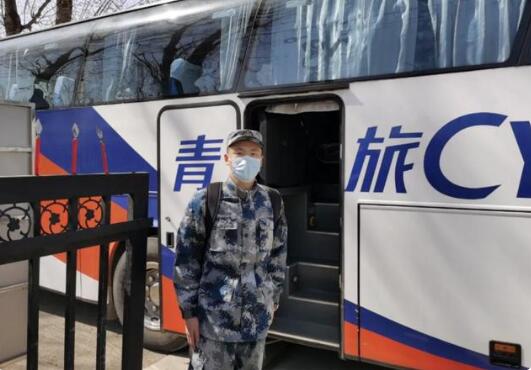 热血青春！清华北大30名学子参军入伍