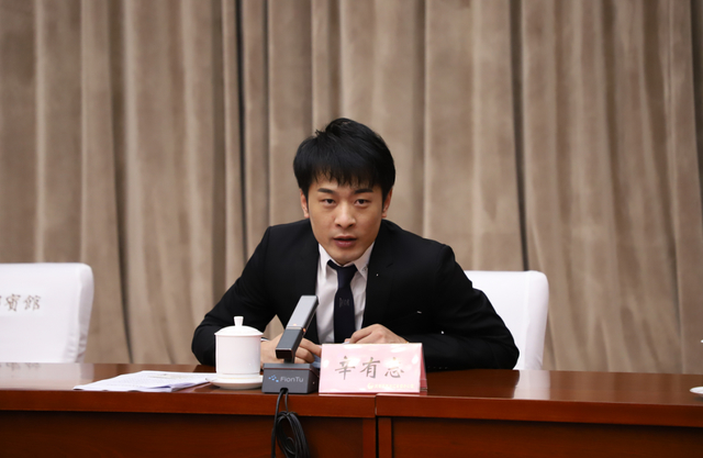 高调回归闪瞎眼！自导自演？辛巴称遭打假人敲诈