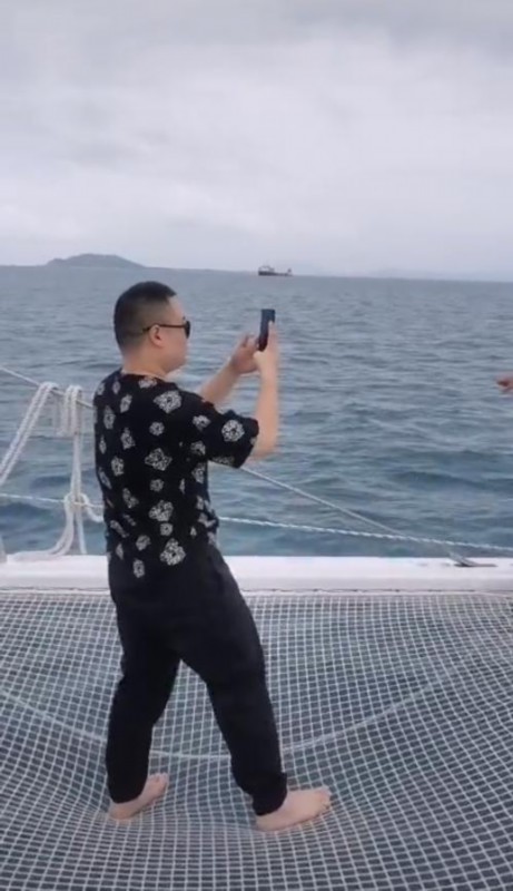 【最美的炫耀】岳云鹏带全家坐游艇 网友:这是炫幸福,炫的好!