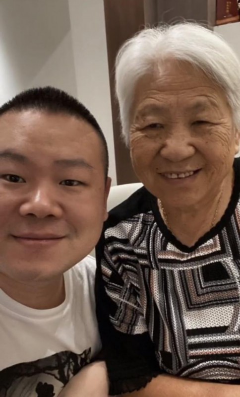 【最美的炫耀】岳云鹏带全家坐游艇 网友:这是炫幸福,炫的好!