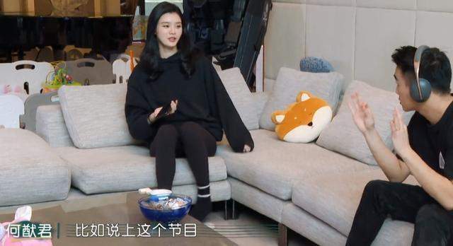 三年抱俩!奚梦瑶宣布怀二胎 之前亮相时孕味明显