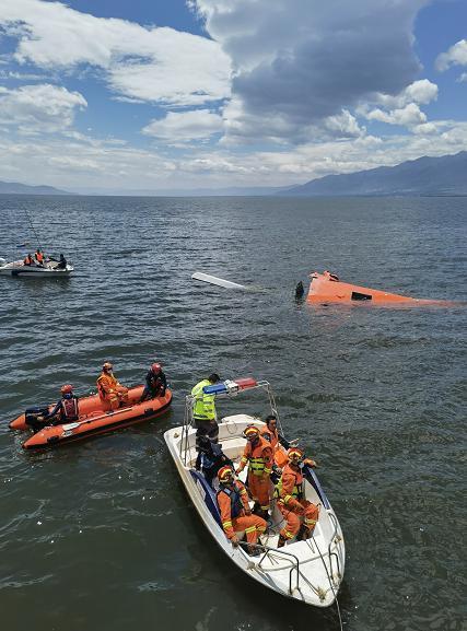 【最新】云南直升机坠洱海 4名机组人员遇难 坠机原因调查中