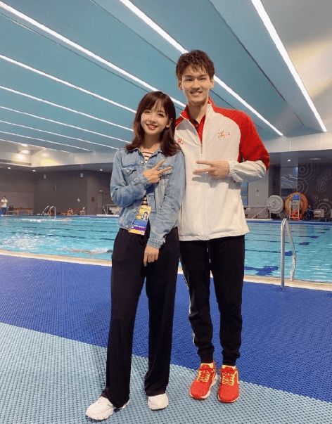 网传王冰冰官宣新恋情 新男友疑是游泳运动员徐嘉余