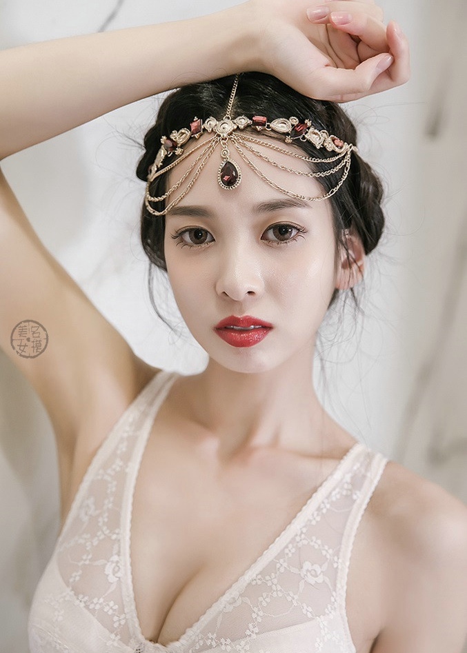 公主头型塑身内衣美女妖娆身段诱惑写真