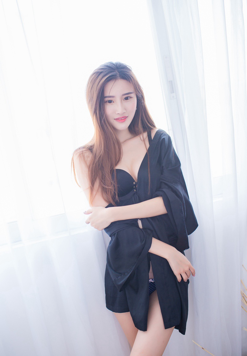 丰满女神格格污巫人美气质酥胸香肩美艳绝伦